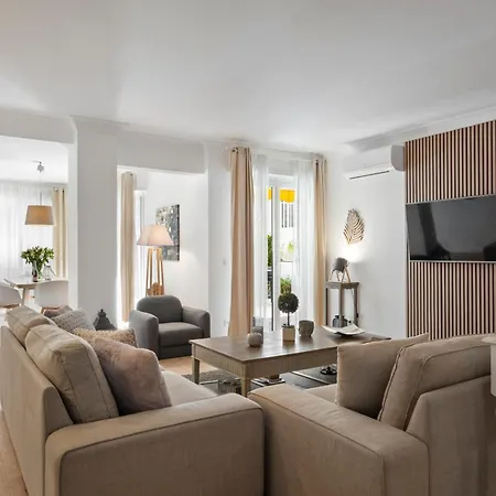 Center, 110m2, 3br & 3bth, Terrace Lejlighed