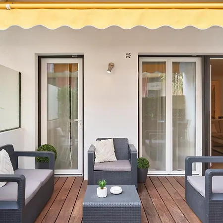 Lejlighed Center, 110m2, 3br & 3bth, Terrace *